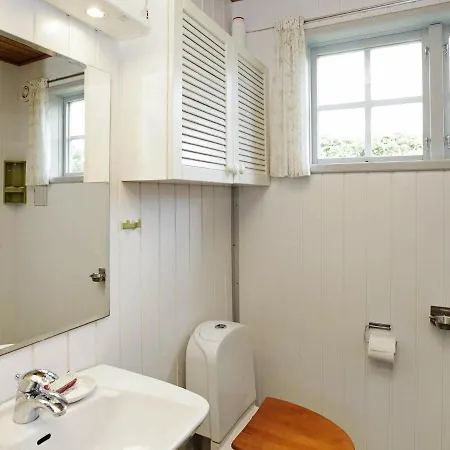 Feriehus 6 Person In Hals